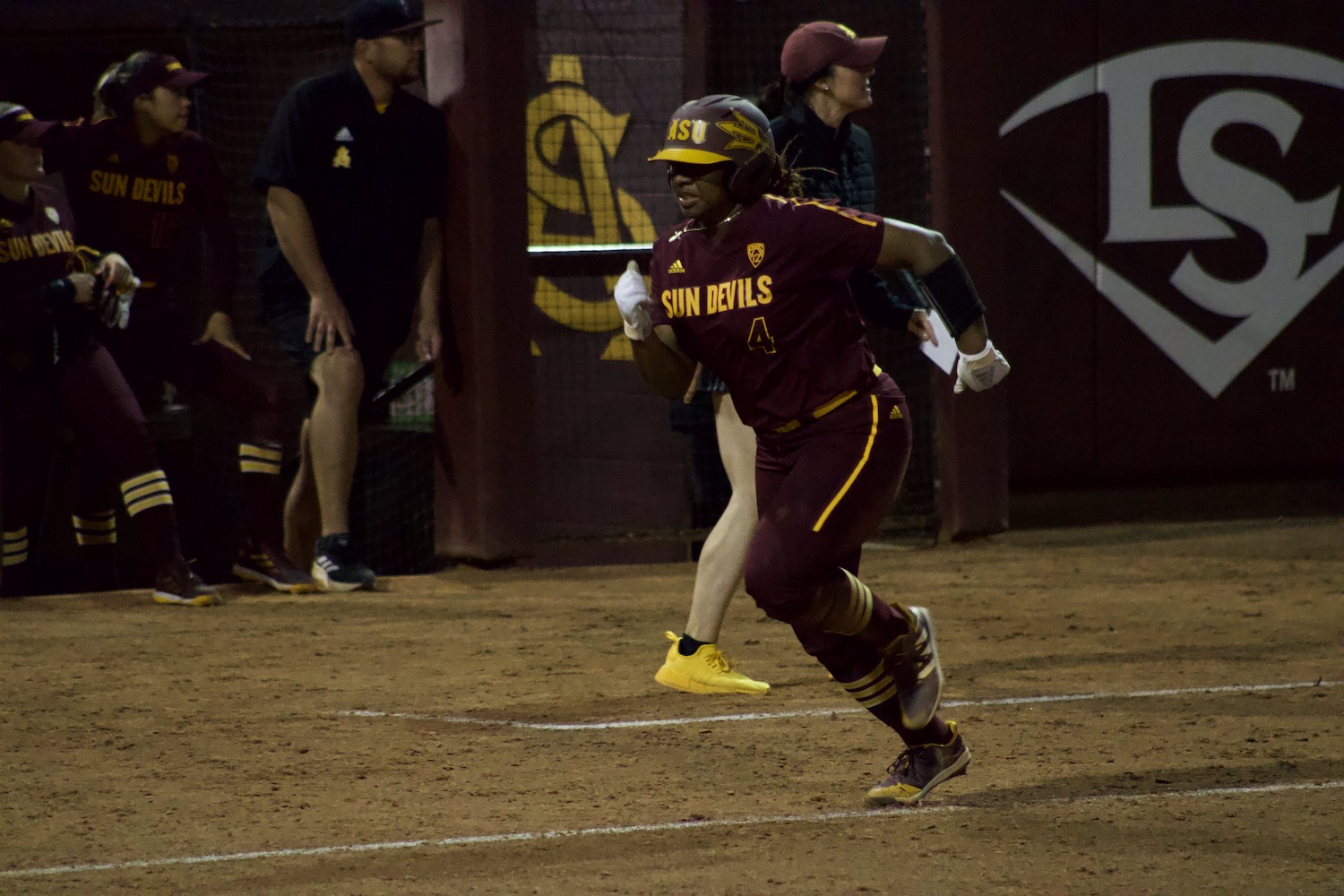 Huskies, Sun Devils seeking crucial win